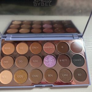 Eyeshadow Palette - Brown, Purple, Black Shades